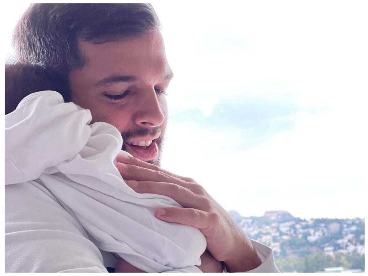 Πέτρος Συρίγος: Παντρεύεται και βαπτίζει την κόρη του –  «Αλλάζει η ζωή σου προς το τέλειο»