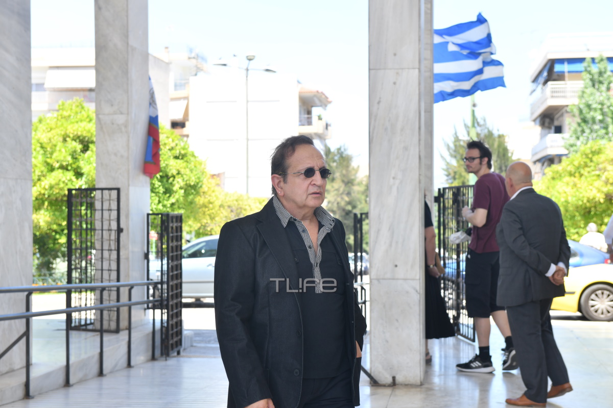 Νόνικα Γαληνέα: Το τελευταίο αντίο στο Α' Νεκροταφείο Αθηνών - Συντετριμμένες οι κόρες της