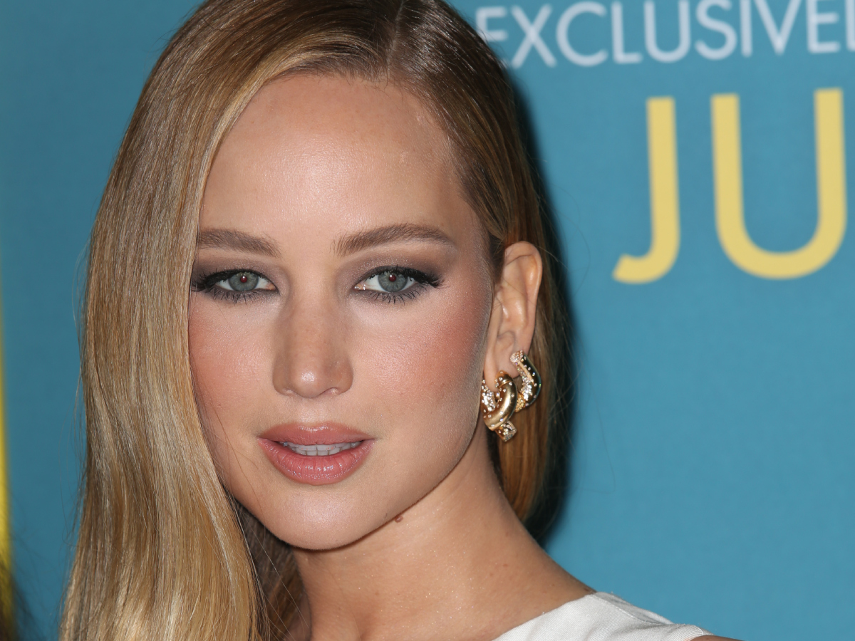  Jennifer Lawrence: Στην τελευταία της εμφάνιση μοιάζει με Αρχαία Ελληνίδα Θεά