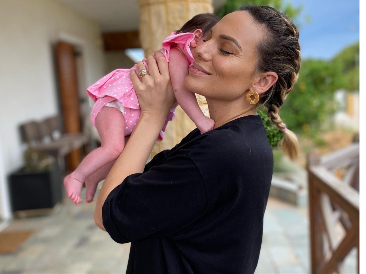 Ιωάννα Μαλέσκου: Η αδημοσίευτη φωτογραφία από την ημέρα που η κόρη της έγινε ενός μήνα