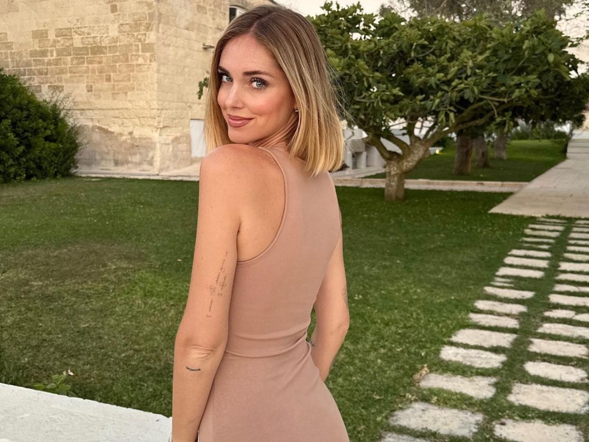 Chiara Ferragni: Τόνισε το βλέμμα της με μολύβι στην πιο δροσερή απόχρωση του καλοκαιριού