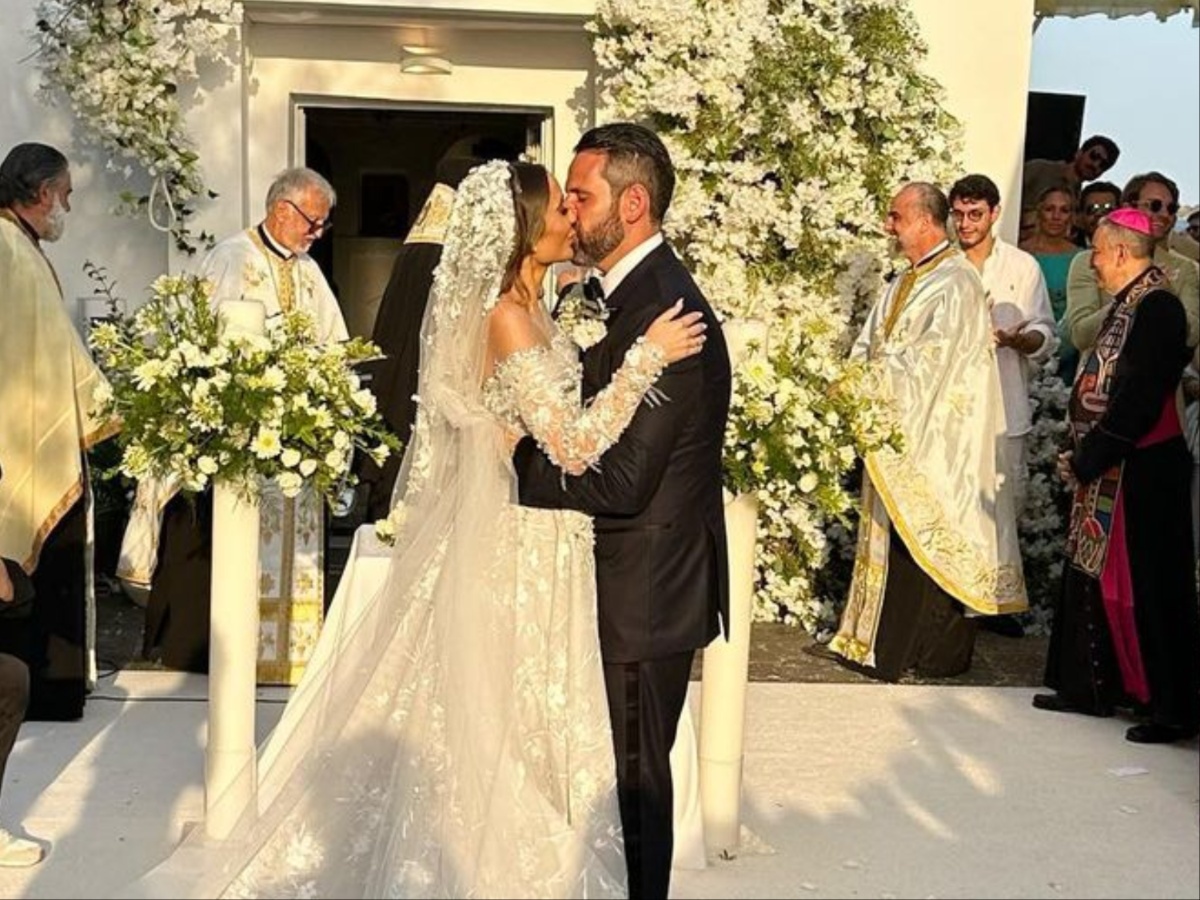 Σπύρος Σκληρός – Ιφιγένεια Μαυροκορδάτου: Χλιδάτος γάμος στον Πόρο – Φωτογραφίες και βίντεο