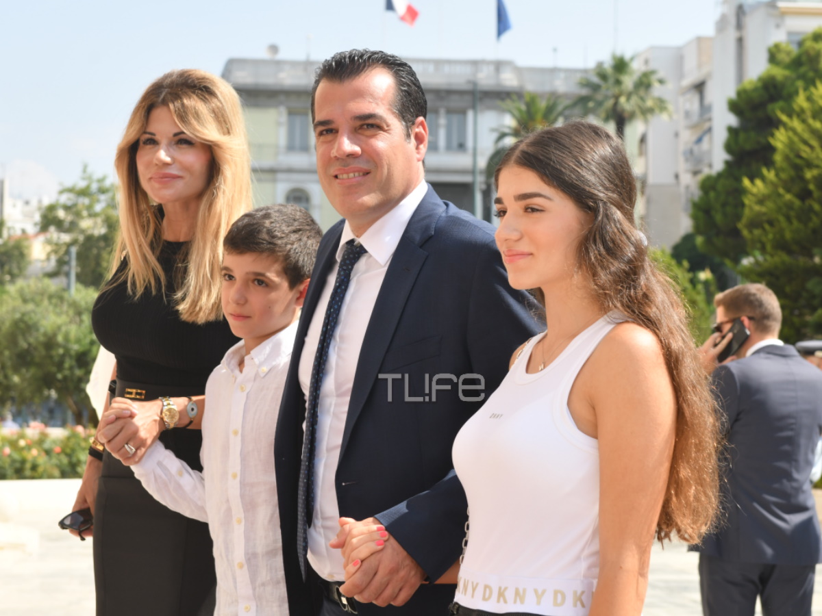 Θάνος Πλεύρης: Με την οικογένειά του στην ορκωμοσία της νέας Βουλής – Φωτογραφίες TLIFE