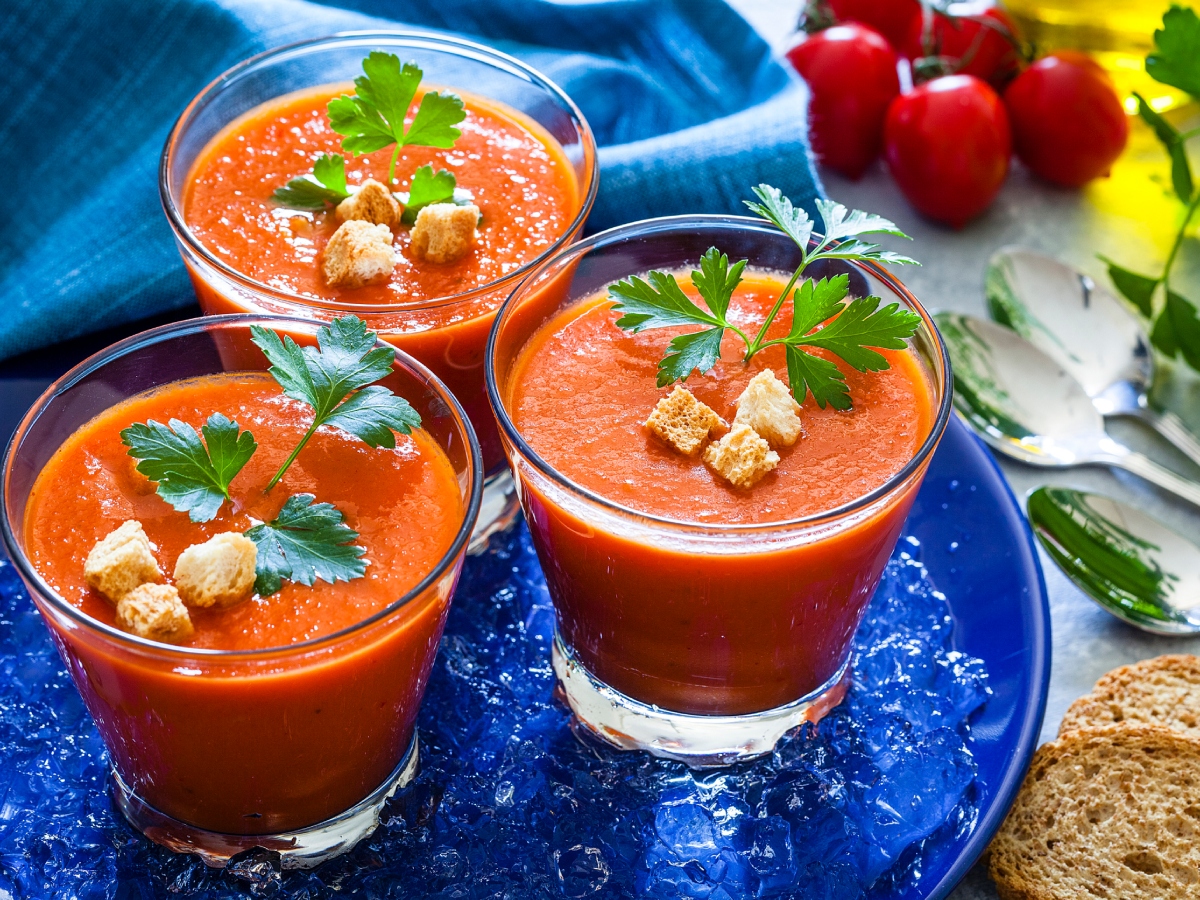 Συνταγή για gazpacho την παραδοσιακή Ισπανική κρύα σούπα