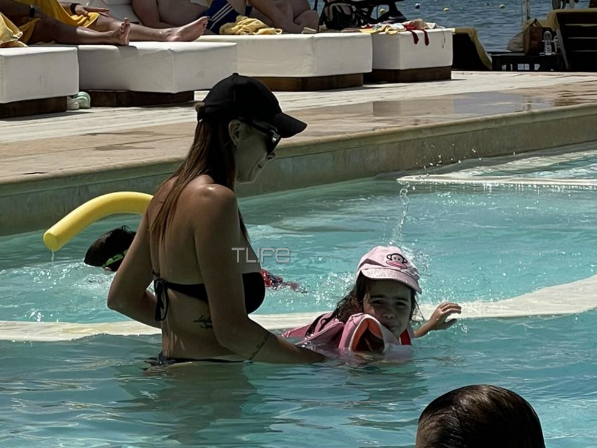 Ελένη Χατζίδου – Ετεοκλής Παύλου: Ξέγνοιαστες στιγμές στην πισίνα με την κόρη τους – Αποκλειστικές φωτογραφίες