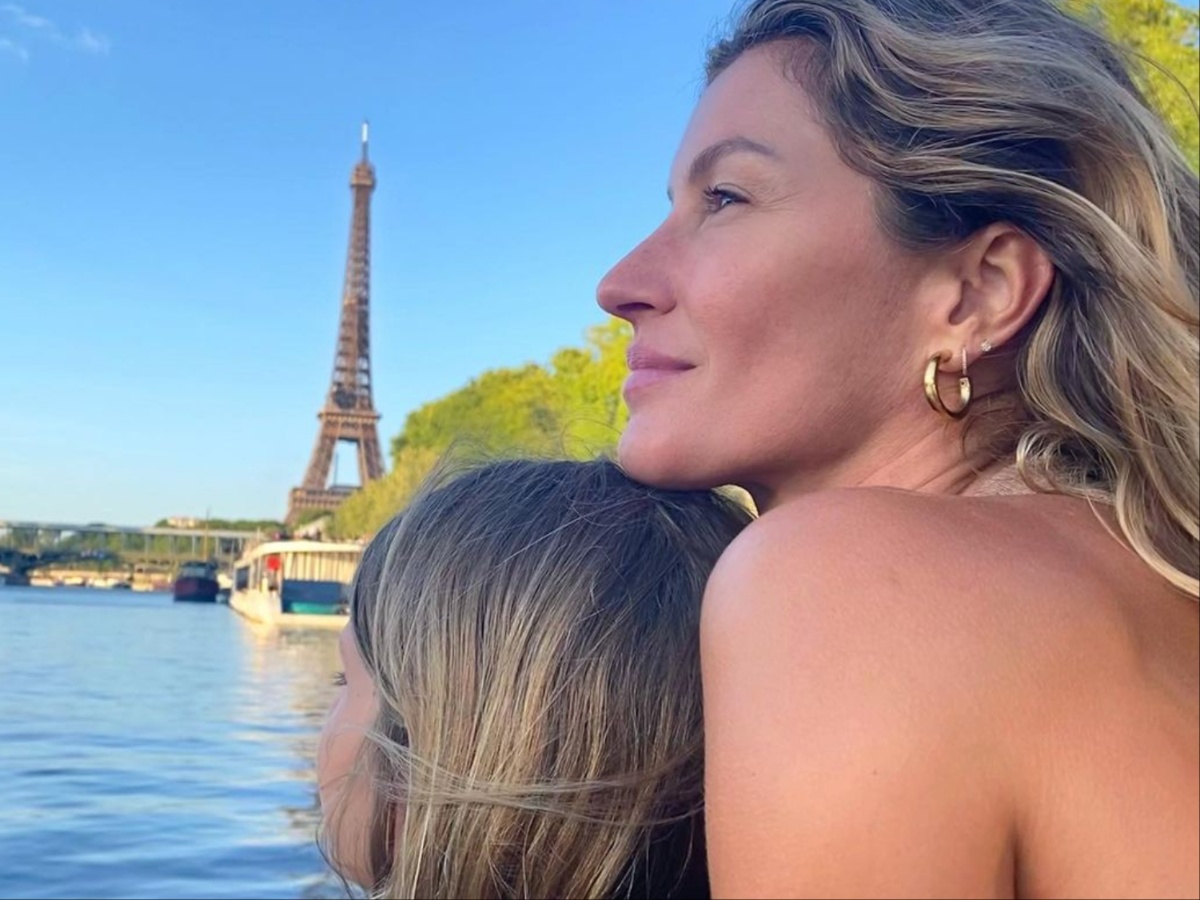 Ζιζέλ: Αγκαλιά με την κόρη της και την δίδυμη αδελφή της γιόρτασε τα γενέθλιά της