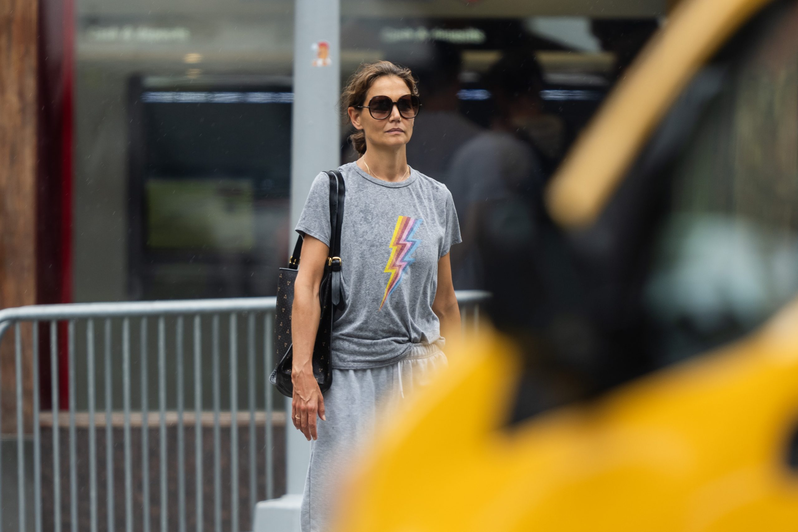 Katie Holmes: Άλλο ένα look που επιβεβαιώνει πως είναι η βασίλισσα του effortlessly chic style