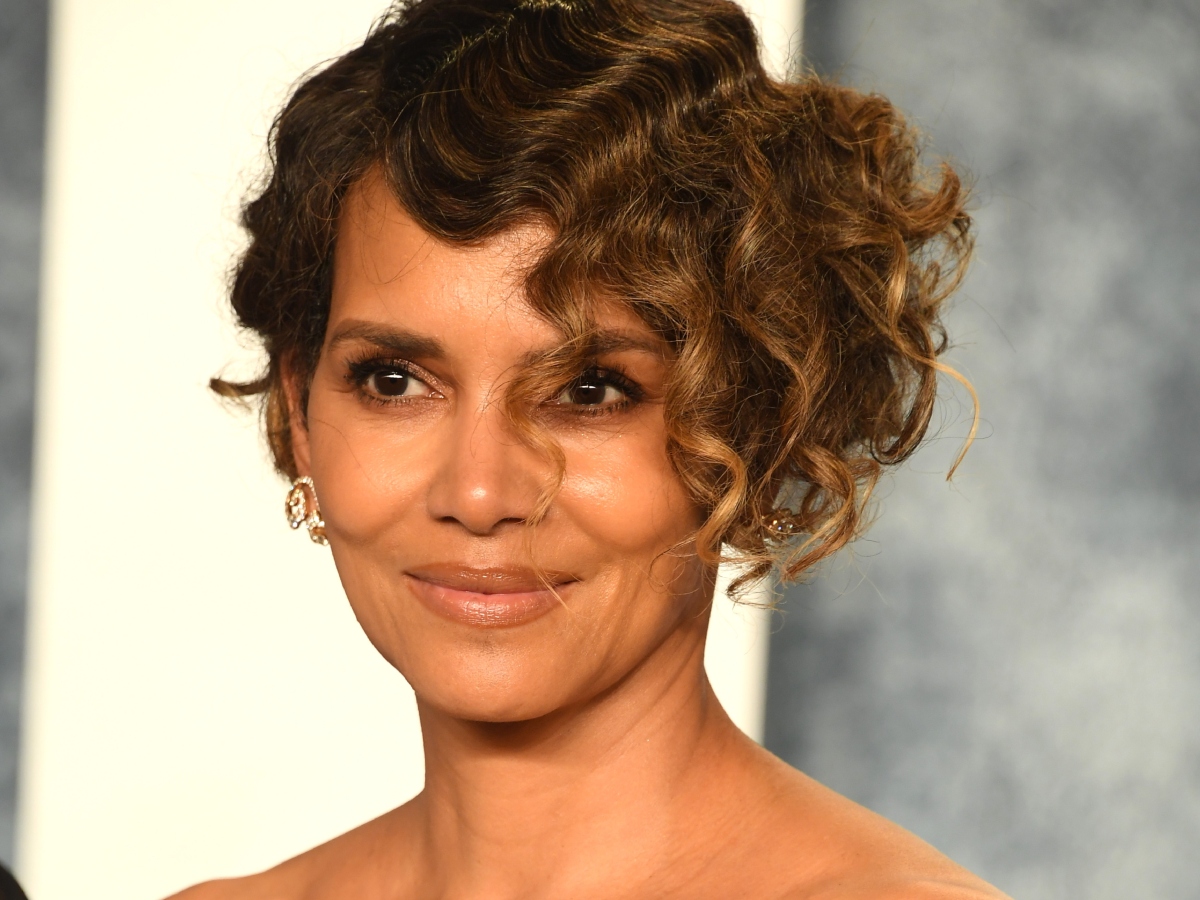 Halle Berry: Με τα φυσικά της μαλλιά είναι ίδια η Diana Ross