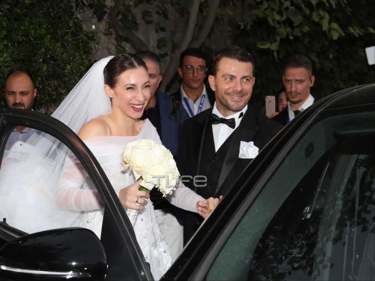 Γιώργος Αγγελόπουλος – Δήμητρα Βαμβακούση: Όλα όσα έγιναν στον γάμο τους – Φωτογραφίες TLIFE