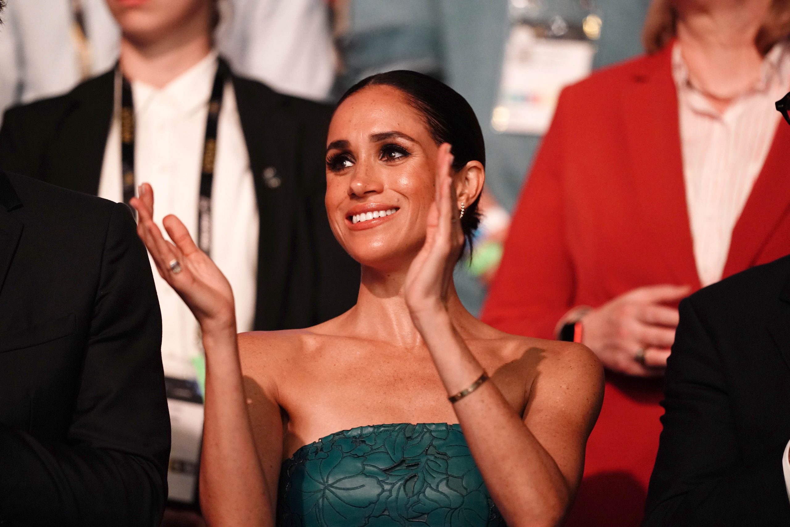 Meghan Markle: Δίνει ευκαιρία στα cut-outs, κρατώντας την κομψότητα ψηλά, πολύ ψηλά!