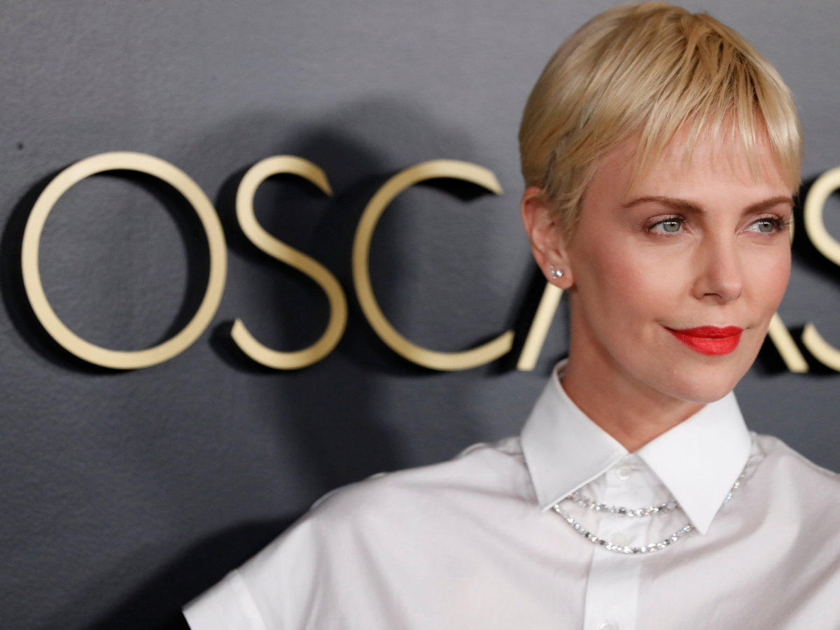 Πέρλες: H Charlize Theron δεν τις φόρεσε σαν κόσμημα αλλά σαν… top!