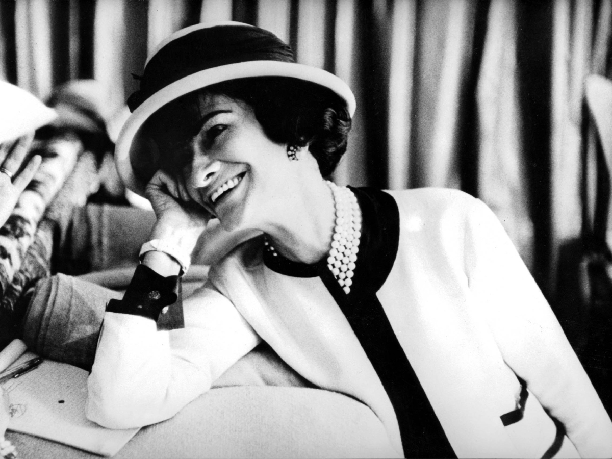 Gabrielle Chanel. Fashion Manifesto: Μια έκθεση αφιερωμένη εξ’ ολοκλήρου στο έργο της εμβληματικής Coco Chanel