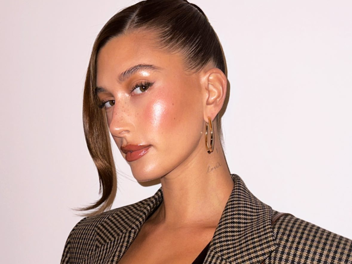 H Hailey Bieber πάει το business style σε άλλο επίπεδο