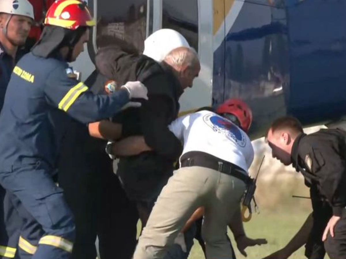 Καρδίτσα: Συγκλονιστικές εικόνες από τις δραματικές επιχειρήσεις διάσωσης με ελικόπτερα