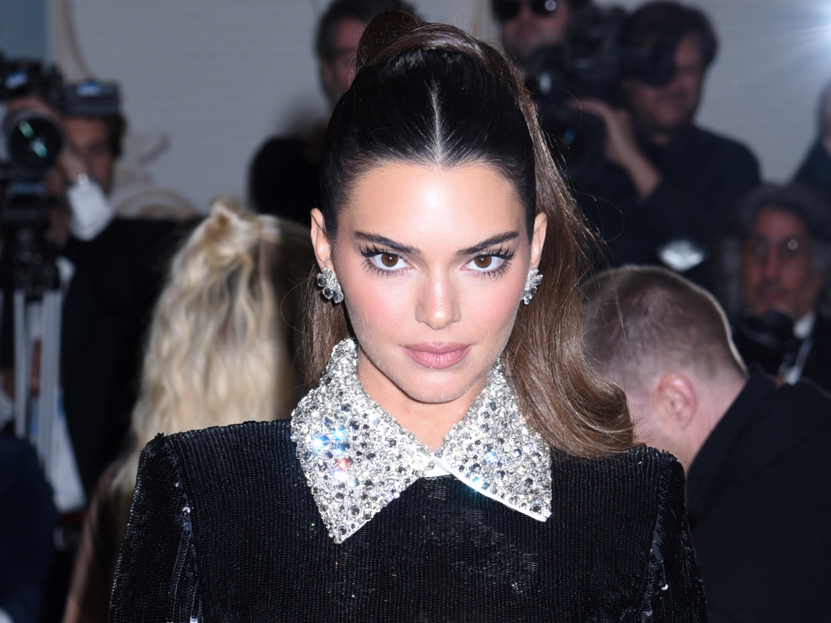 Kendall Jenner: H make up artist της αποκαλύπτει τι είναι το «mascara coctailing», που πρέπει να μάθεις asap