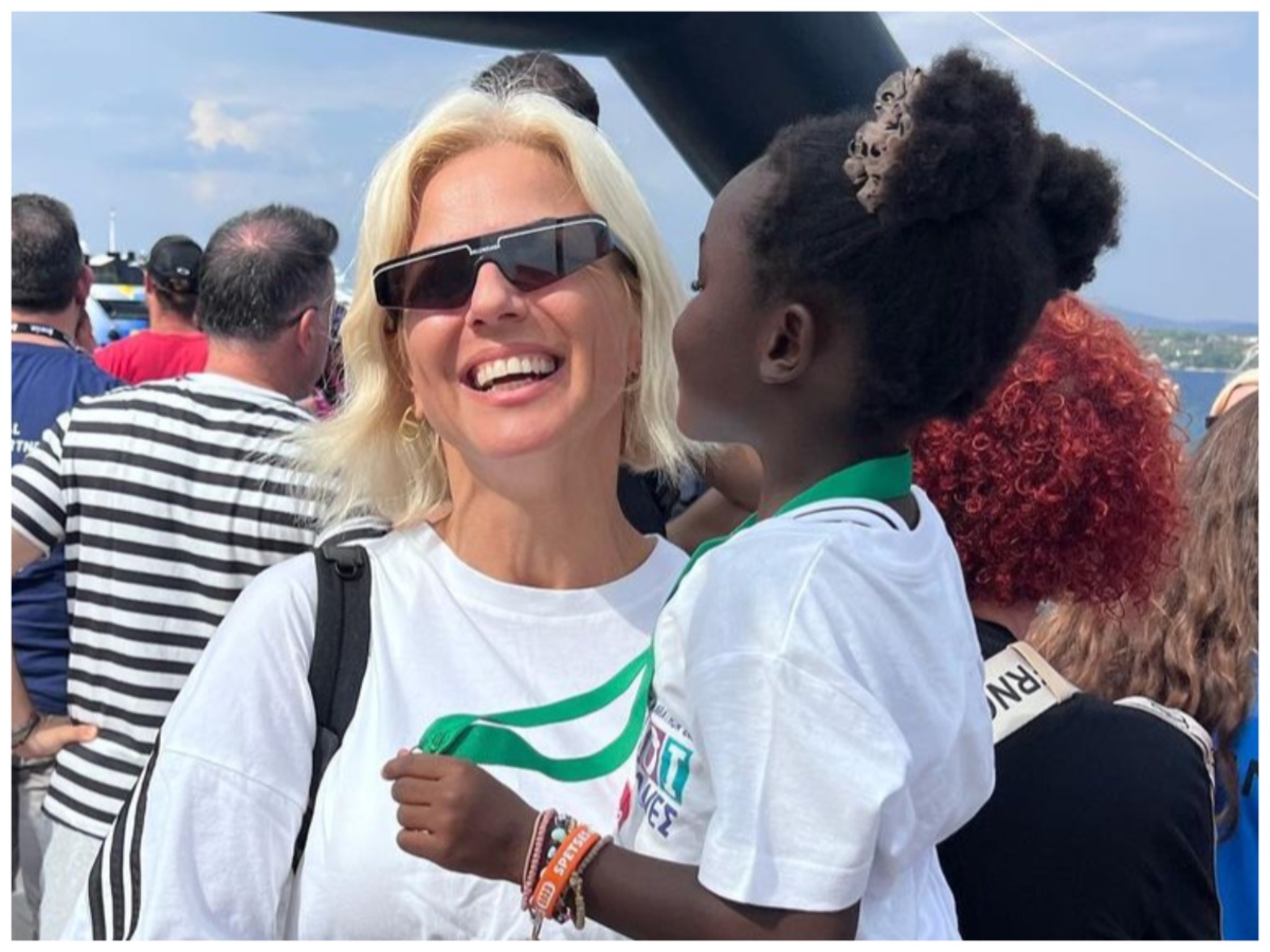 Χριστίνα Κοντοβά: Στον μαραθώνιο δρόμου στις Σπέτσες με την κόρη της, Ada – Φωτογραφίες