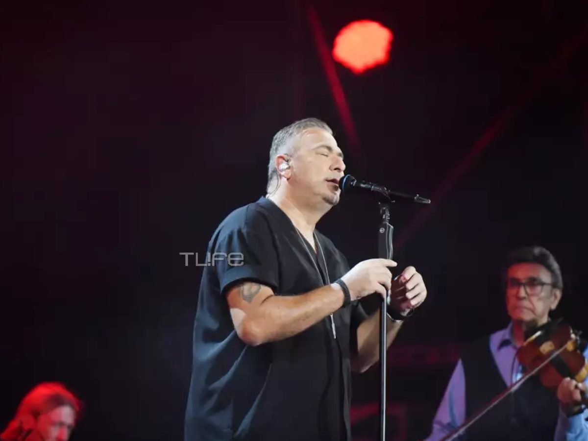 Αντώνης Ρέμος: Συγκίνησε στη μεγάλη συναυλία στο Καλλιμάρμαρο με ακυκλοφόρητο τραγούδι του Αντώνη Βαρδή