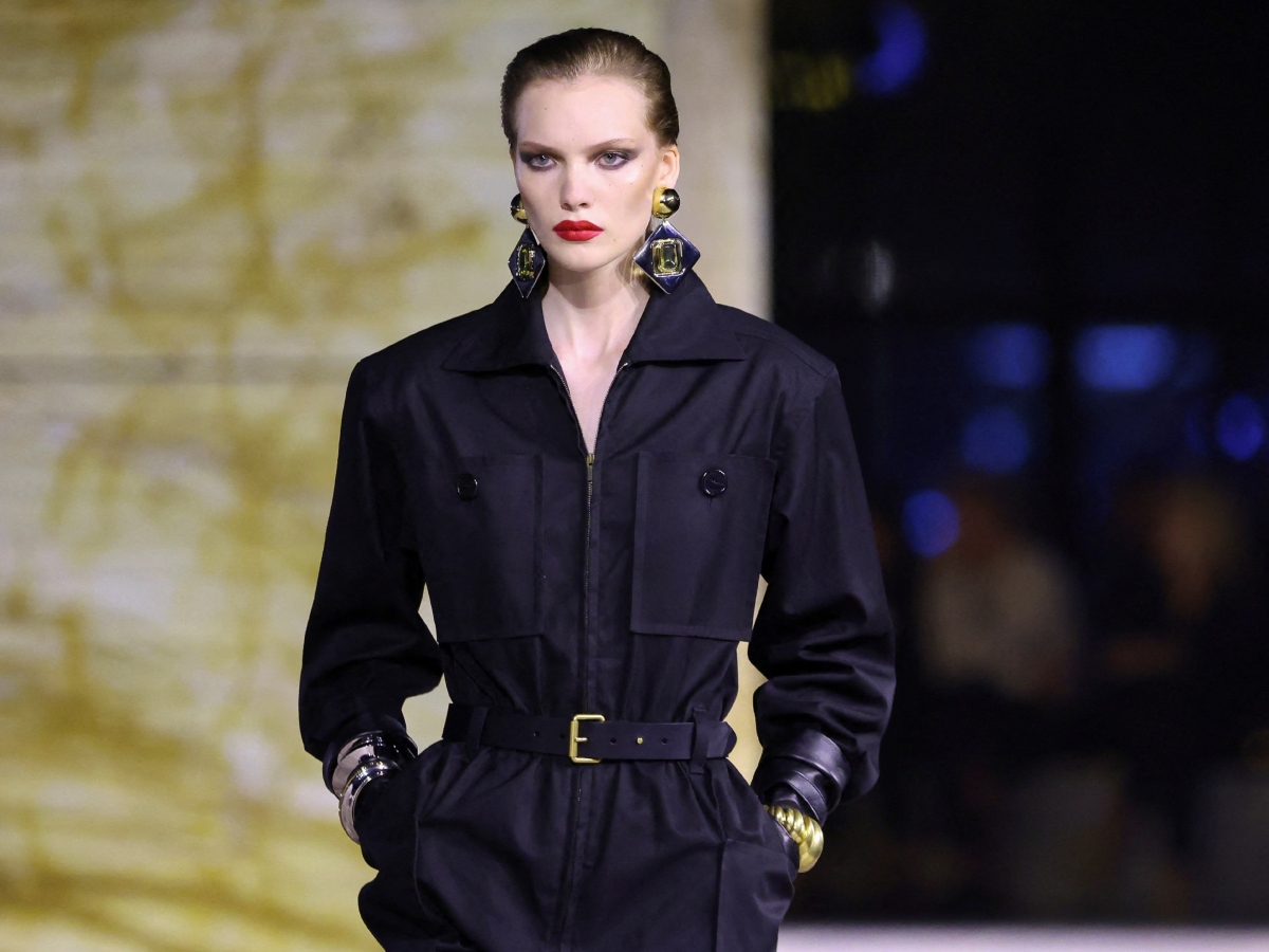 Saint Laurent: Τα beauty looks στο catwalk του οίκου φώναζαν «Viva 80s»