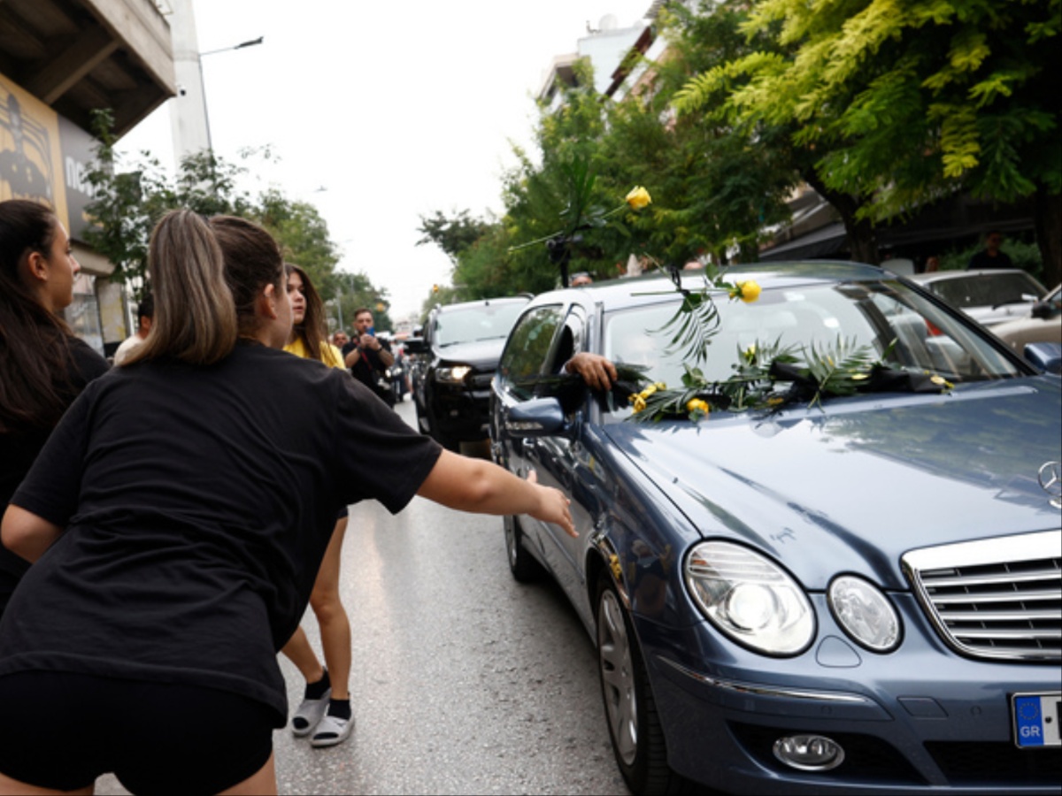 Γιάννης Ιωαννίδης: Σε κλίμα βαθιάς συγκίνησης η κηδεία του