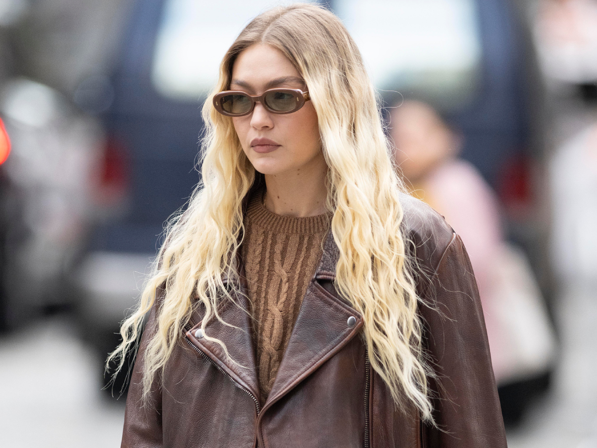 Θες να κάνεις layering: Ρίξε μία ματιά στο look της Gigi Hadid