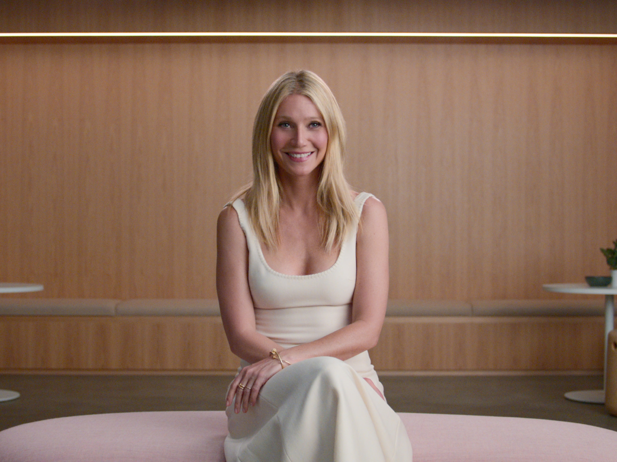 Gwyneth Paltrow: Eίναι η επιτομή της κομψότητας με λευκό classy φόρεμα!