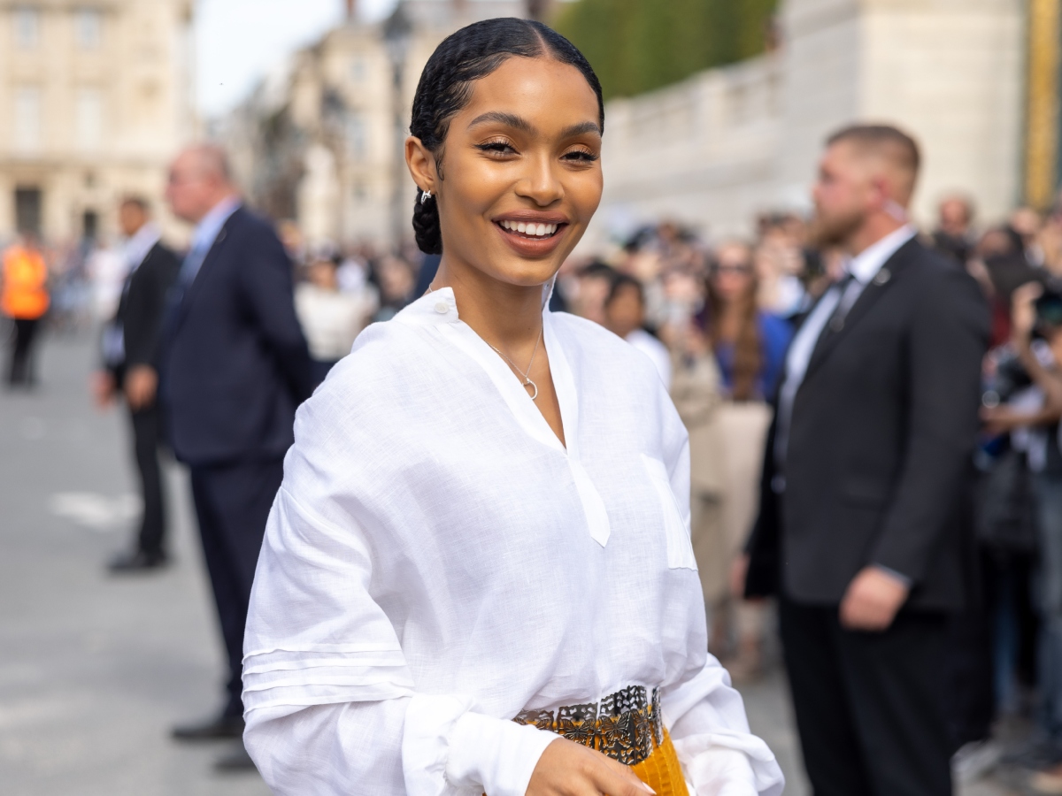 Yara Shahidi: Τόνισε το βλέμμα με 1 μόνο κίνηση και εσύ θα χρειαστείς μόλις μερικά δευτερόλεπτα για να την αντιγράψεις