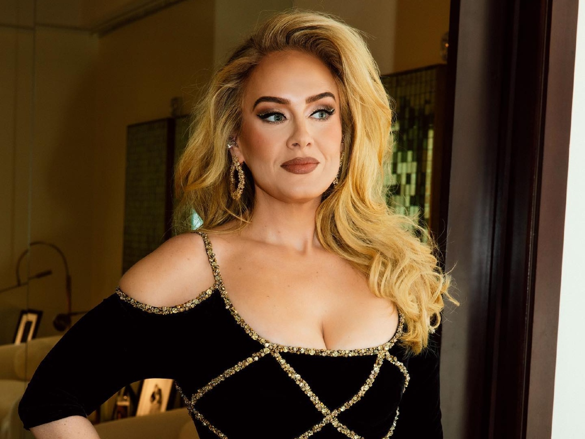 Φήμες λένε ότι η Adele ετοιμάζει τη δική της beauty σειρά και αυτές είναι οι πρώτες πληροφορίες