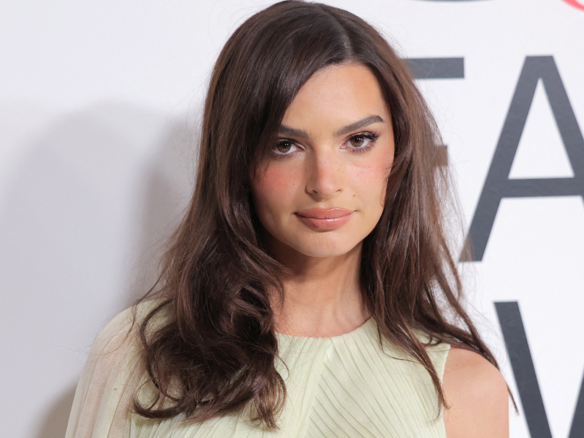 Emily Ratajkowski: Η τελευταία της φωτογράφιση προκάλεσε αντιδράσεις και την κατηγορούν για Fat Shaming