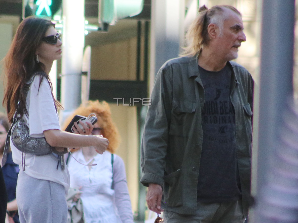 Φίλιππος Πλιάτσικας: Σπάνια εμφάνιση με τη 18χρονη κόρη του στο κέντρο της Αθήνας – Φωτογραφίες