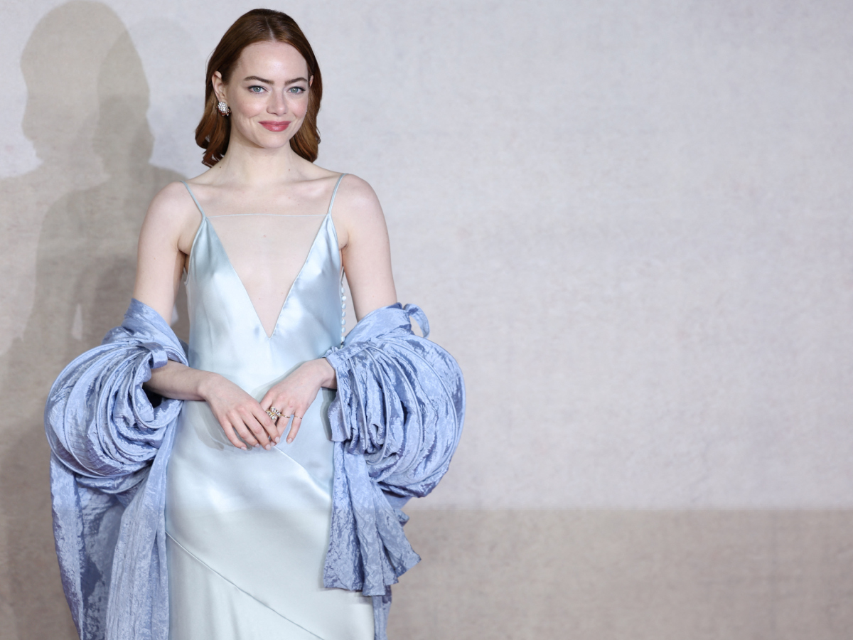 Emma Stone: Συγκλονιστική red carpet εμφάνιση με princess blue δημιουργία του οίκου Louis Vuitton!