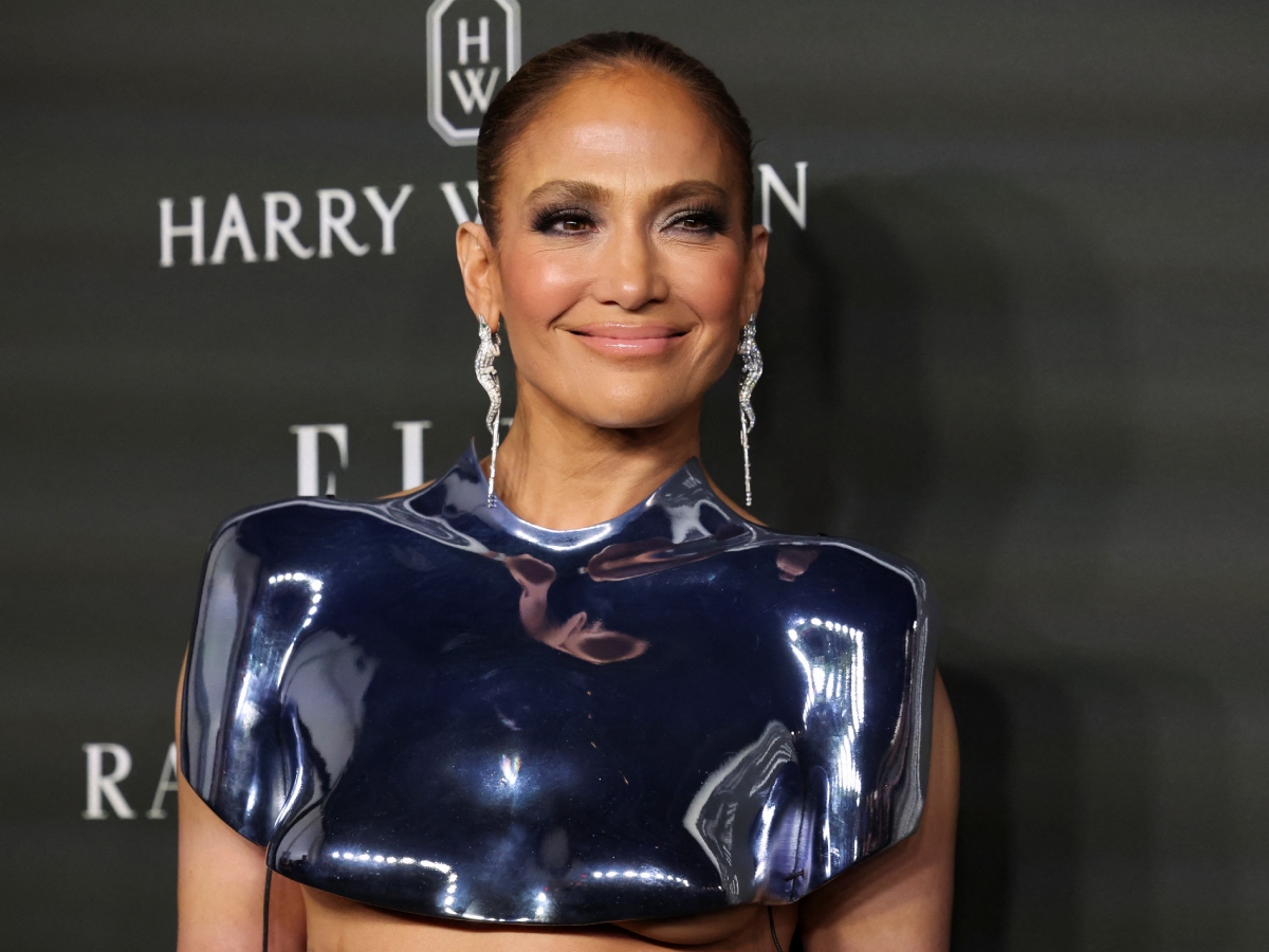 Jennifer Lopez: Το luxury φινίρισμα στα χείλη της είναι τέλεια πρόταση για τις γιορτινές εξόδους