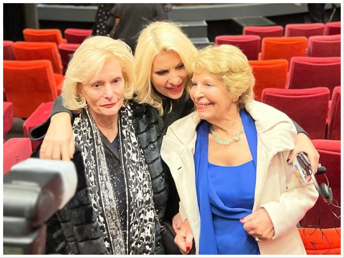 Ελένη Μενεγάκη: Στο Γαλλικό Ινστιτούτο με την μητέρα της για έναν ιδιαίτερο λόγο – «Χαρά και συγκίνηση»