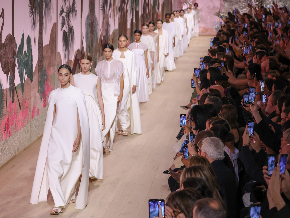 Ο οίκος Dior θα κάνει το επόμενο fashion show στην Νέα Υόρκη