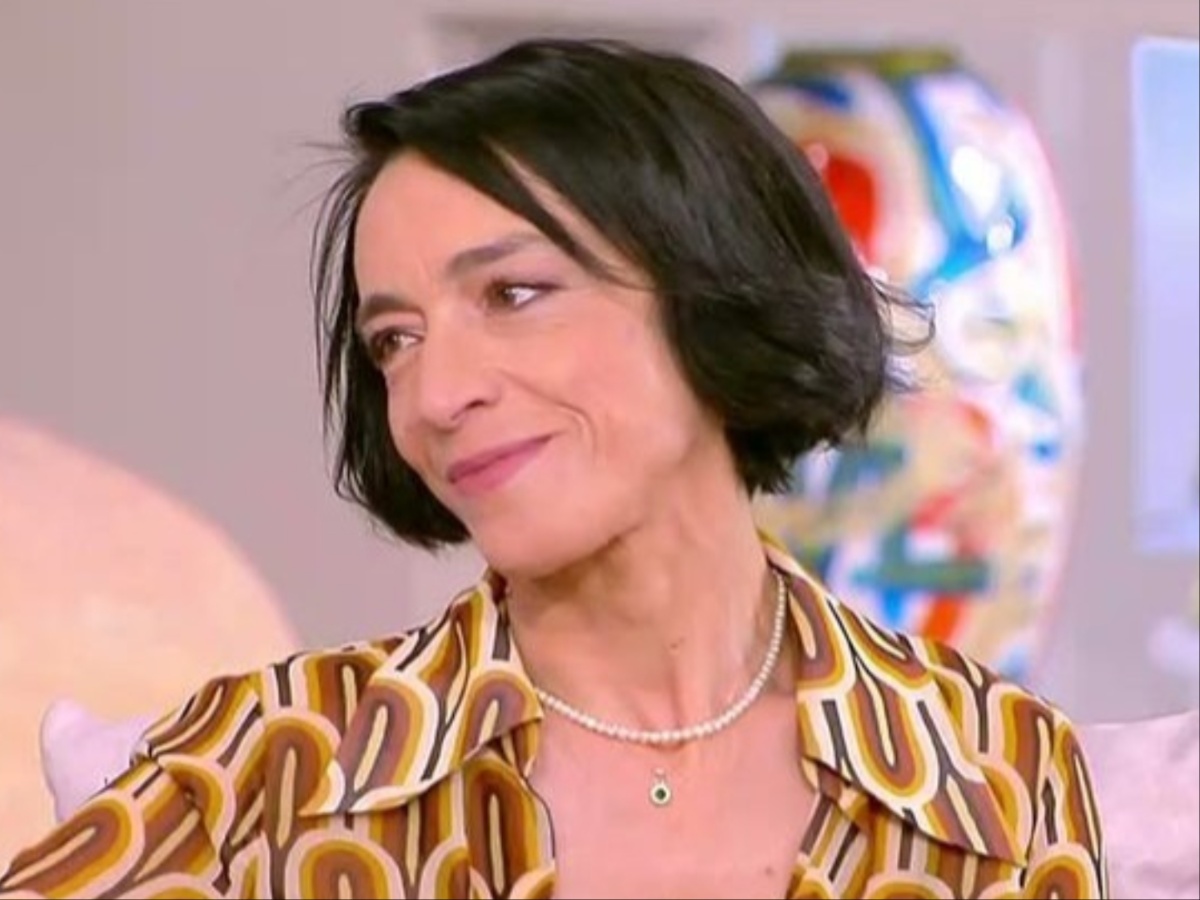 Ελένα Τοπαλίδου: Η απάντηση για την «πιρουέτα» στον γάμο με τον Νίκο Κουρή και τα τρυφερά λόγια για τον έφηβο γιο τους