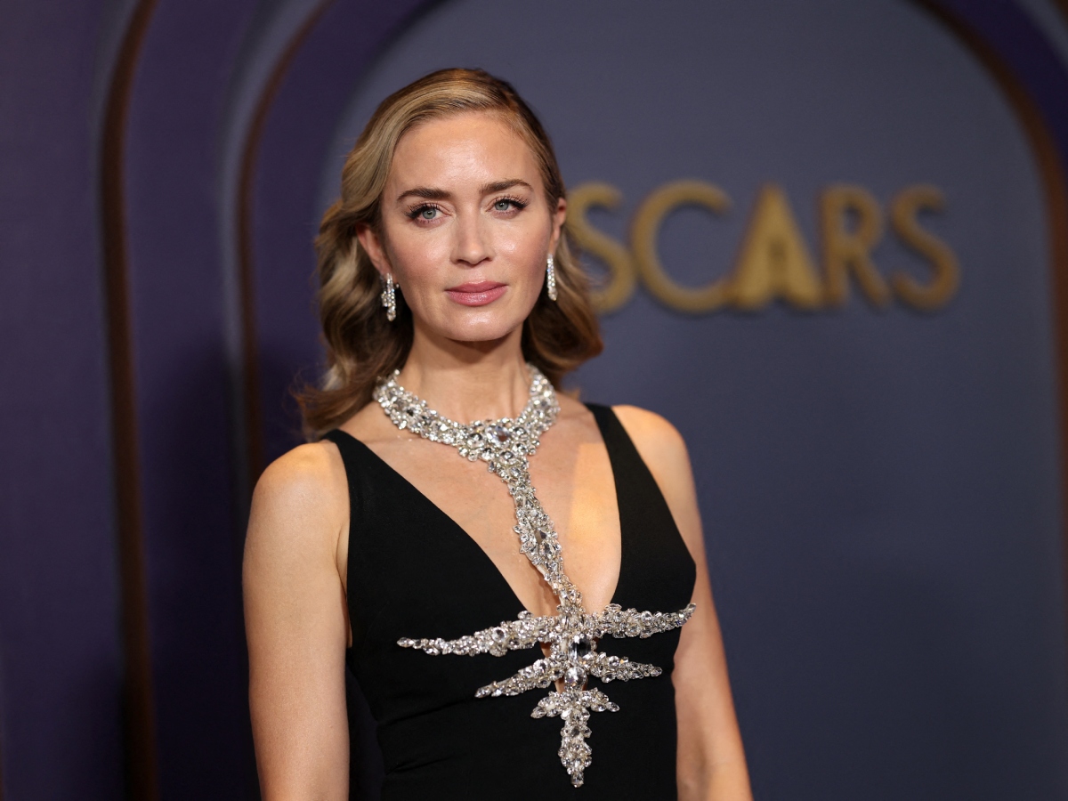 Emily Blunt: Υιοθέτησε μέσα σε 24 ώρες δύο από τα ωραιότερα nail looks που έχουμε δει τελευταία