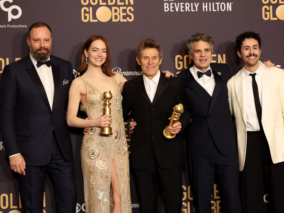 Χρυσές Σφαίρες 2024: Στον Λάνθιμο το βραβείο καλύτερης κωμωδίας – Στην Έμμα Στόουν το βραβείο Α’ γυναικείου ρόλου