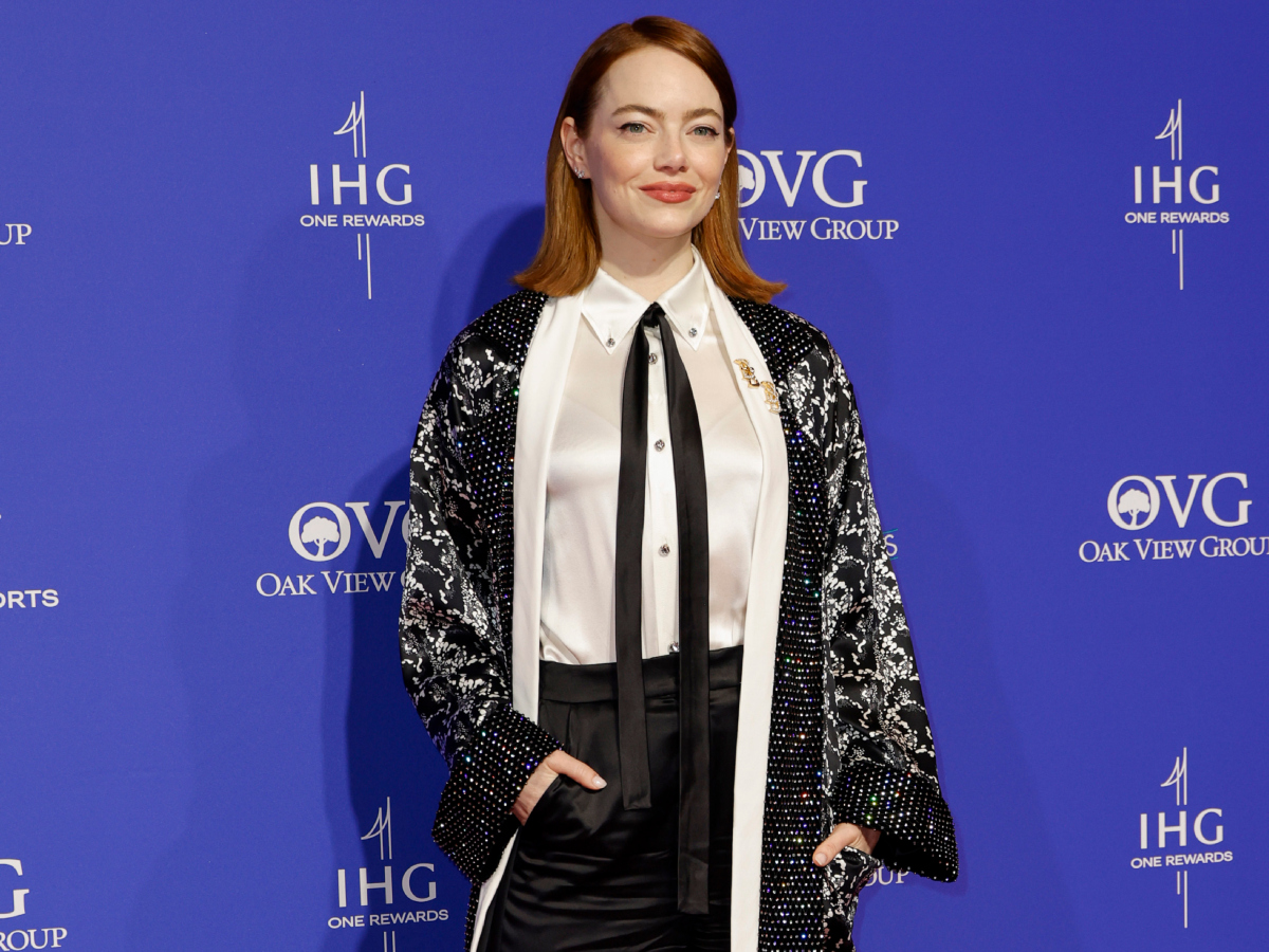 Emma Stone: Ποντάρει στο κλασικό black & white και κλέβει τις εντυπώσεις στο κόκκινο χαλί!