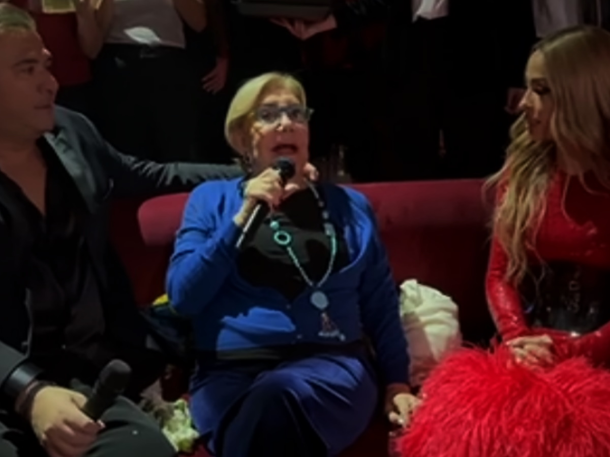 Μαρινέλλα: Τραγούδησε μαζί με τον Αντώνη Ρέμο και την Ελένη Φουρέιρα στο νυχτερινό μαγαζί που εμφανίζονται