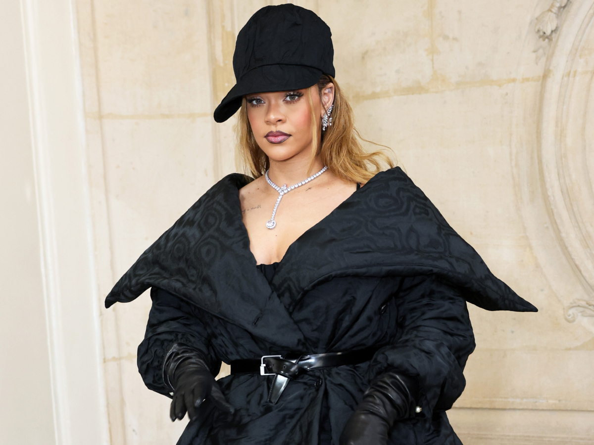  Rihanna: Στο Couture show του οίκου Dior με outfit… έκπληξη!