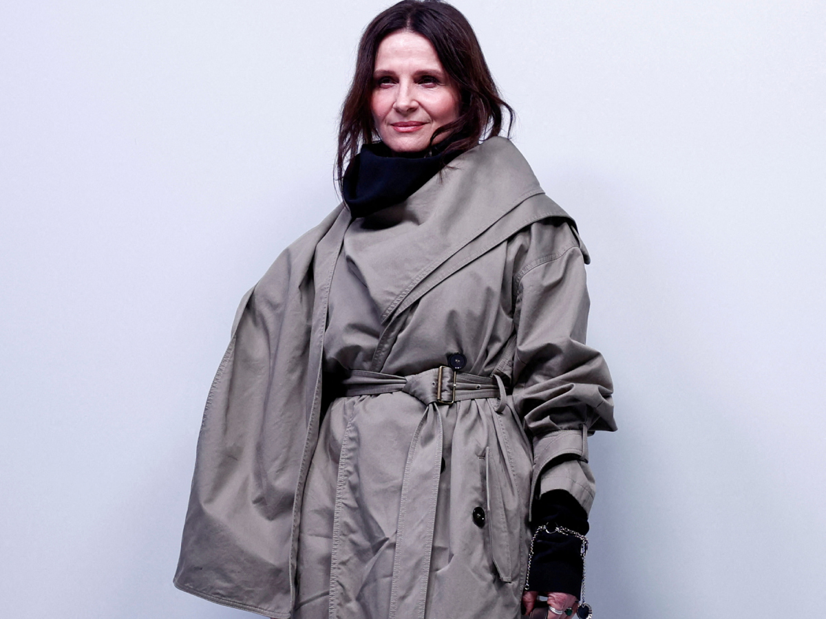 Juliette Binoche: Στο Παρίσι με cool style πολύ διαφορετικό από ότι μας έχει συνηθίσει!