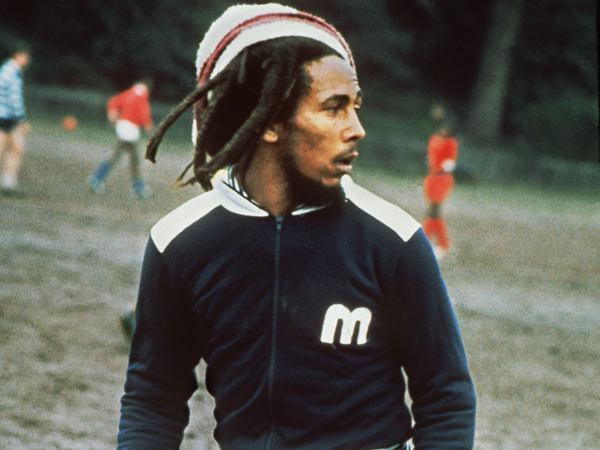 Η εμβληματική φόρμα του Βob Marley επανακυκλοφορεί!