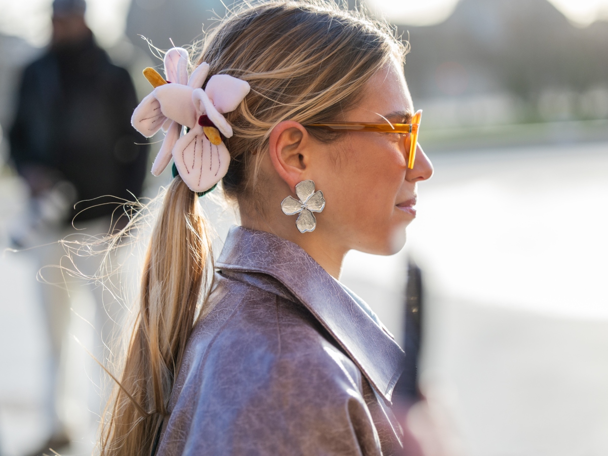 Εβδομάδα Μόδας Κοπεγχάγη: Τα λουλούδια στα μαλλιά είναι το επόμενο μεγάλο trend και τα it girls φόρεσαν τα πιο εντυπωσιακά