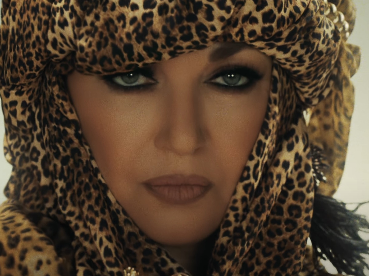 Καίτη Γαρμπή: Το νέο της video clip για το τραγούδι «Σάββατο Βράδυ» μόλις κυκλοφόρησε