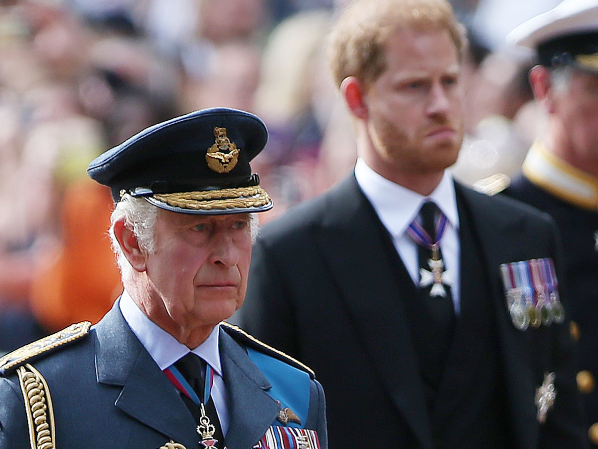 Βασιλιάς Κάρολος: Άρον άρον στο πλευρό του ο Πρίγκιπας Χάρι – Από την Αμερική, στη Μεγάλη Βρετανία