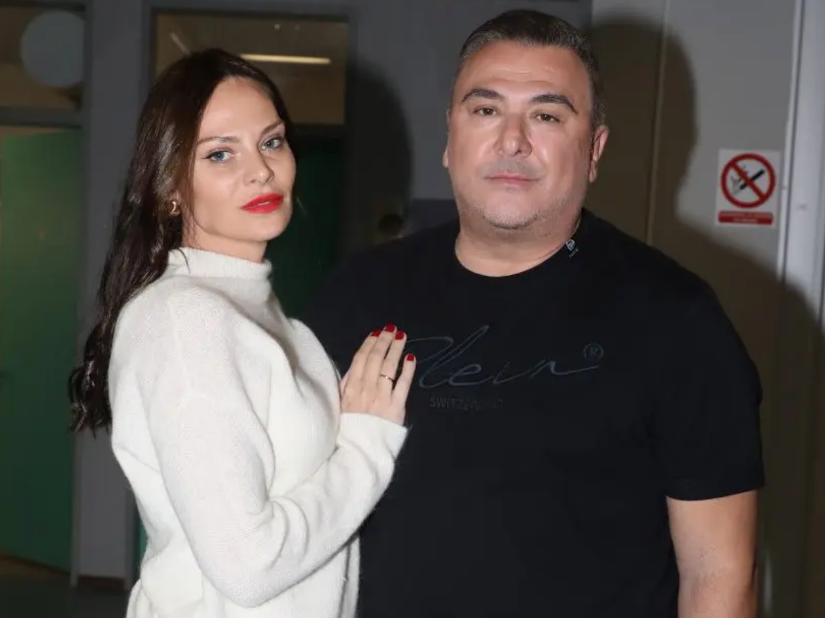 Ο Αντώνης Ρέμος για όλα: Η Υβόννη Μπόσνιακ, η κόρη τους, η Μαρινέλλα και οι μεγάλες συνεργασίες
