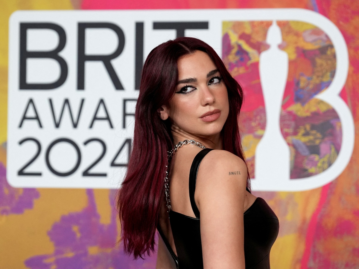 Brit Awards 2024: Τα εντυπωσιακά και εκκεντρικά beauty looks των celebrities
