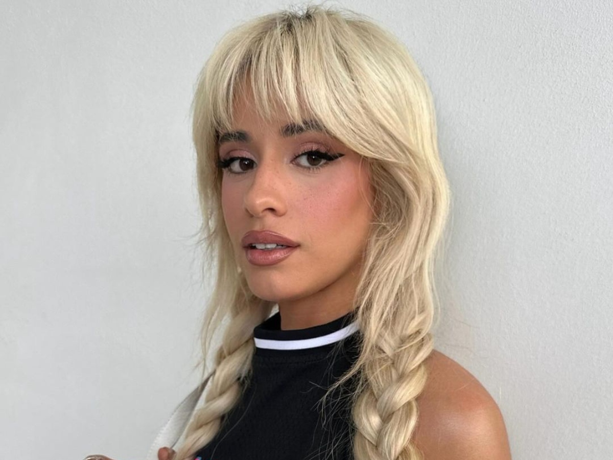 Camila Cabello: Οι curly bangs που δημιούργησε ο Δημήτρης Γιαννέτος είναι ότι πιο cool έχεις δει τελευταία