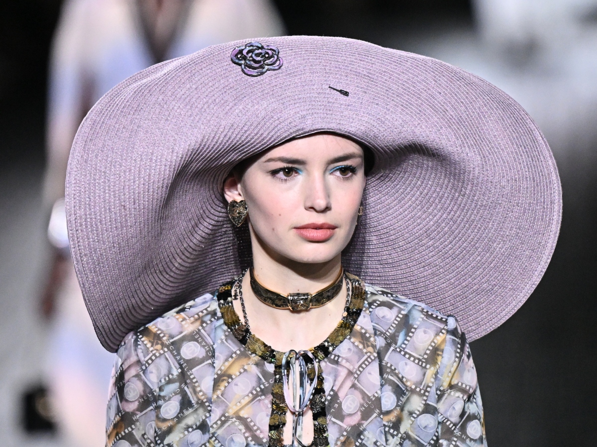 Chanel FW24: Τα beauty looks στο runway του οίκου είναι η επιτομή της κομψότητας