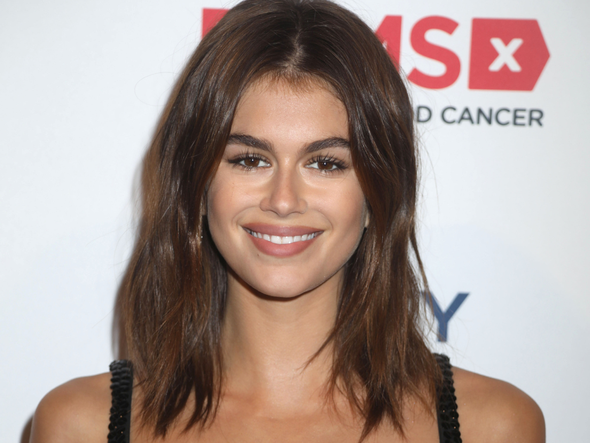 Ψάχνεις το φόρεμα των ονείρων σου; Η Kaia Gerber βρήκε το δικό της αγαπημένο και… πόζαρε με αυτό!