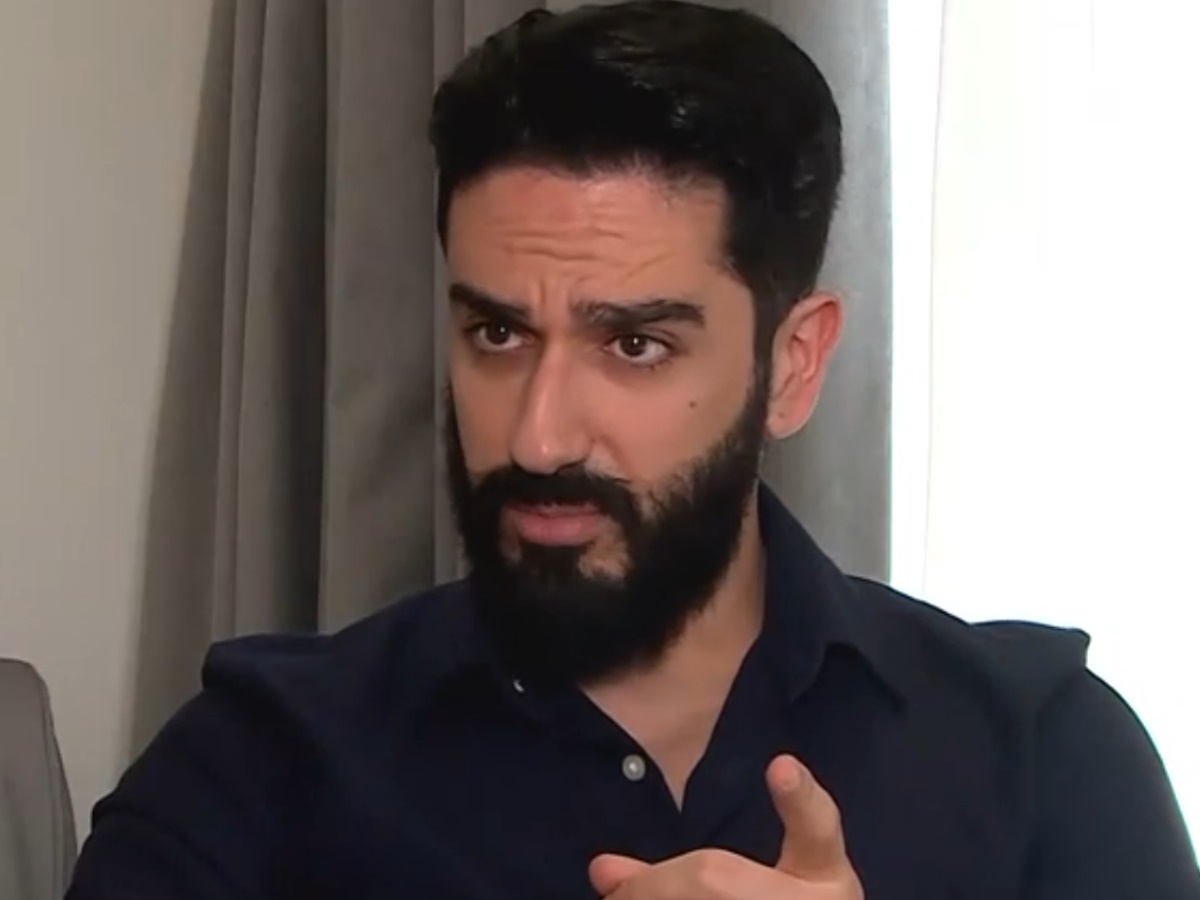 Διονύσης Ατζαράκης: «Πήγα σε εκκλησιαστικό σχολείο, δεν μπορώ να πω ότι πέρασα άσχημα»